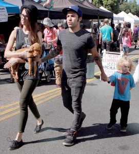 Meagan Camper, Pete Wentz and Bronx Mowgli Wentz Pete Wentz takes his son and girlfriend to an outdoor market Los Angeles, California - 14.10.12 Yael Bergman/WENN.com