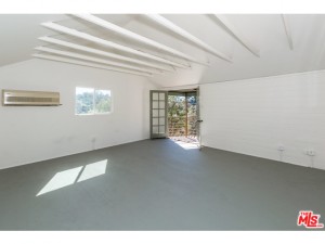 Home For Sale In Silver Lake | Silver Lake House For Sale | Properties For Sale in Silver Lake