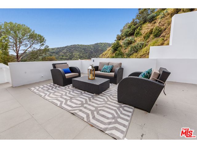 Hollywood Hills Home For Sale in Outpost Estates | Hollywood Hills Real Estate | Hollywood Hills Homes For Sale