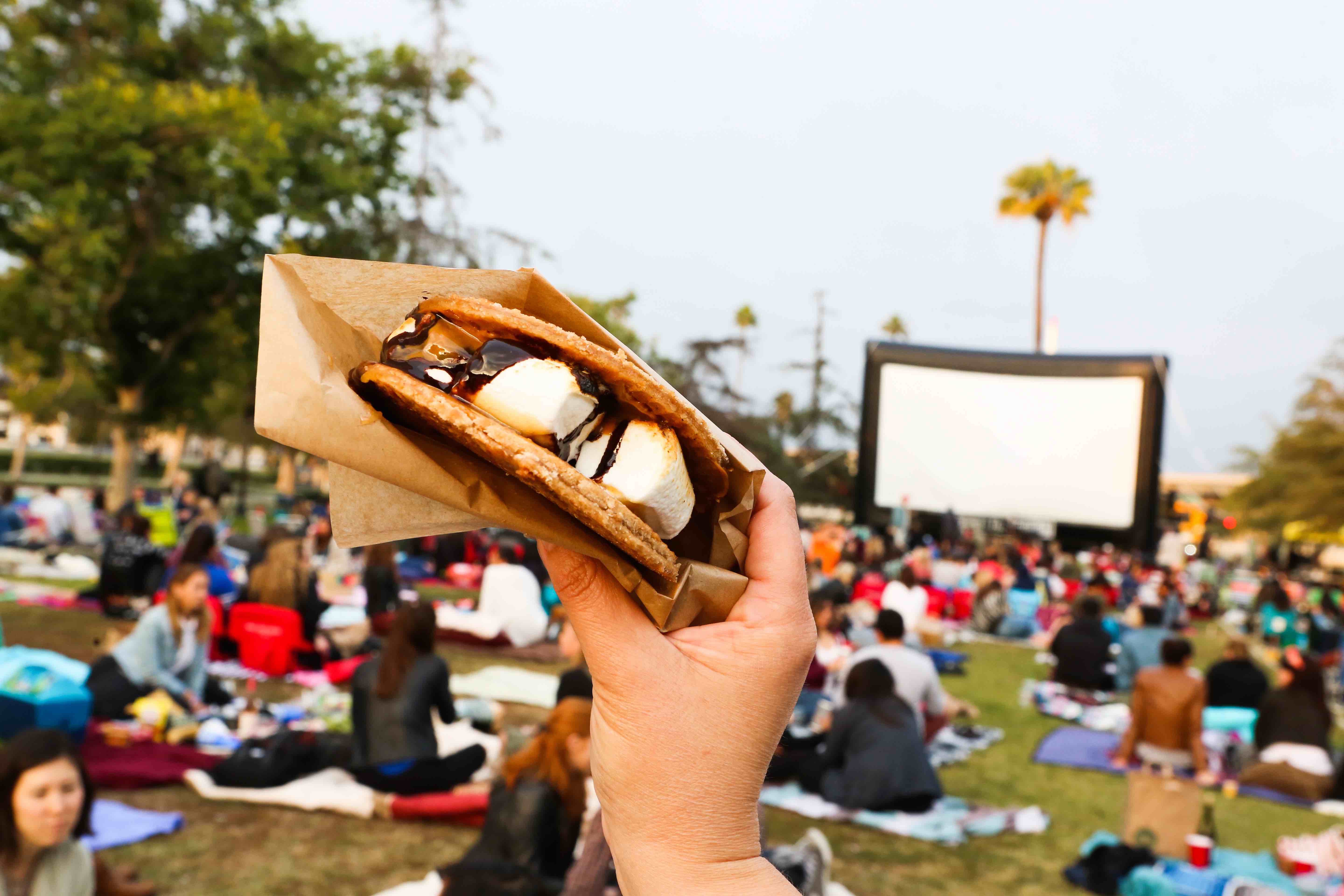 Food cinema. Street food Cinema.