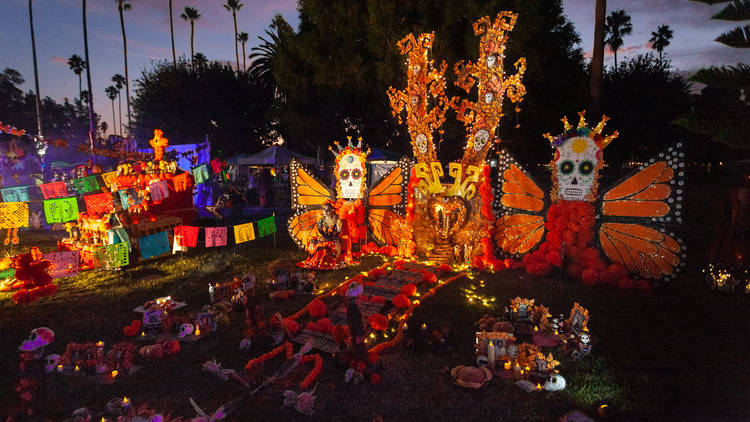 Día de los Muertos: Celebrando la vida y honrando a los ausentes -  Alzheimer's Los Angeles