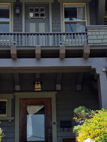 Craftsman home with a covered front porch in Silver Lake, Los Angeles